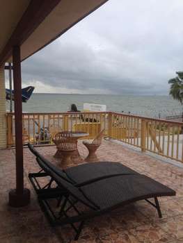 www.capribeachhotel.com
