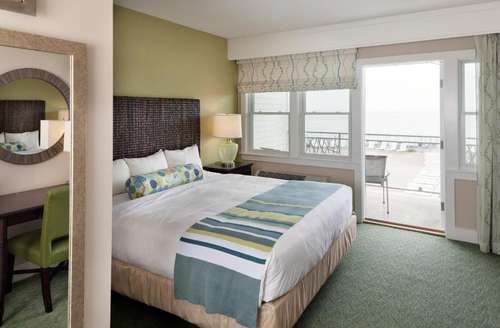 www.seacrestbeachhotel.com