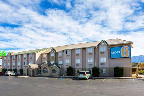 www.motel6bernalillo.com