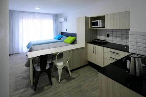 www.hotelquijano.com