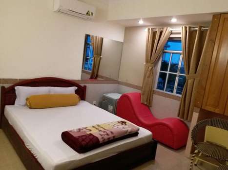 www.ngocsonhotel.com