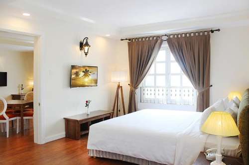 www.phoenixhotelvungtau.com
