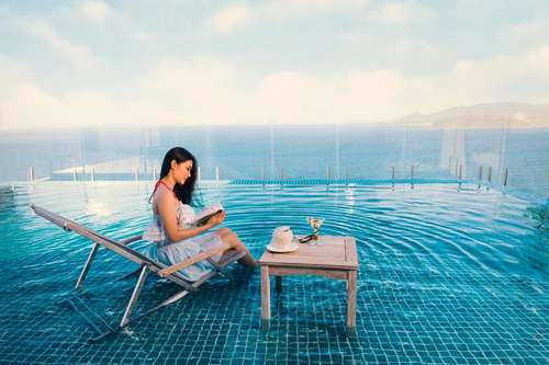 www.vhotelnhatrang.com