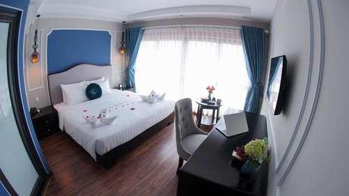 www.hanoilacastelahotel.com