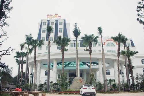 www.hotelroyalhuy.com