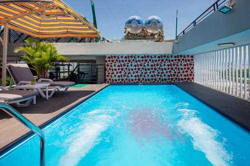 www.mapleleafhotel.vn