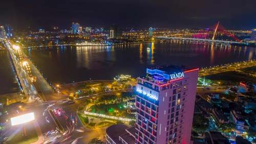 www.vandahotel.vn