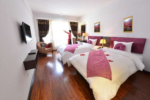 www.goldensunsuites.com