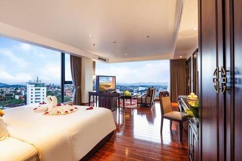 www.thanhlichhotel.com.vn