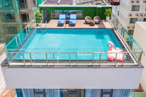 www.celinahoteldanang.com