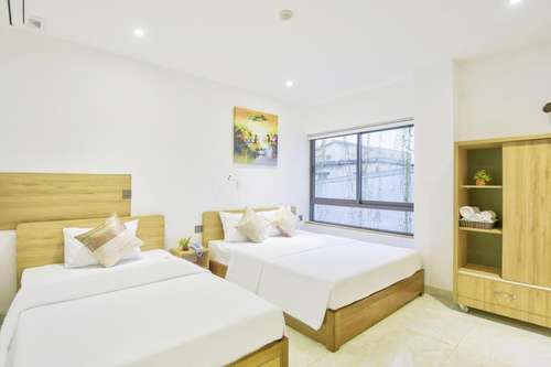www.luckydananghotel.com