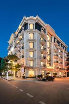 www.halioshotelhalong.com