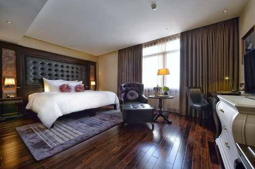 www.halongparadisesuites.com
