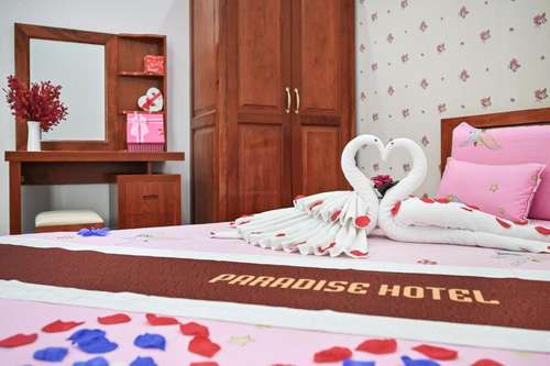 www.paradisehotels.vn