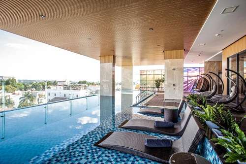 www.hotelthanhmai.com