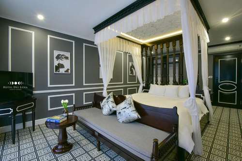 www.hoteldelluna.vn