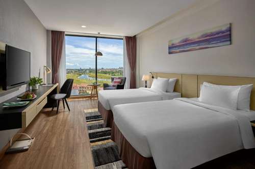 www.samquangbinhhotel.com