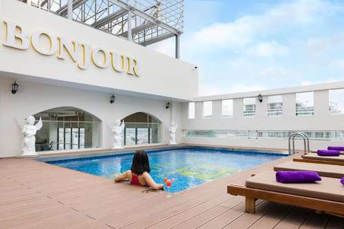 www.bonjournhatranghotel.com