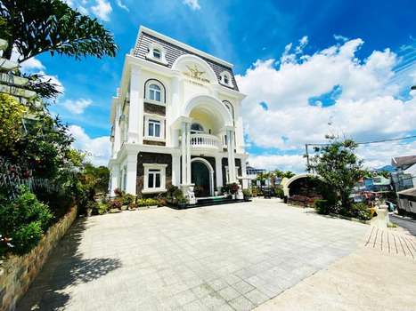 www.minhchienhotel.com