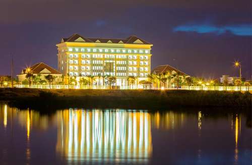 www.banthachriversidehotel.com