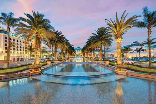 www.emperorspalace.com