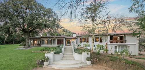 www.amberhallguesthouse.co.za