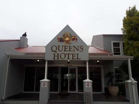 www.queenscasino.co.za