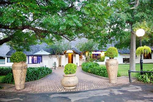 www.lalapanzihotel.co.za