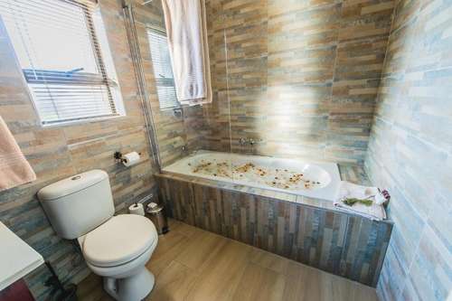 www.ritsakogamelodge.co.za