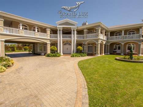 www.grandluxmanor.com