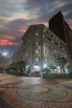 www.paradehotel.co.za