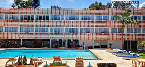 www.hotelnow.uk