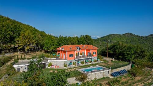 www.cascinatrevo.it