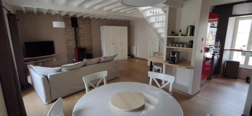 www.hotelbayeux-saintpatrice.fr