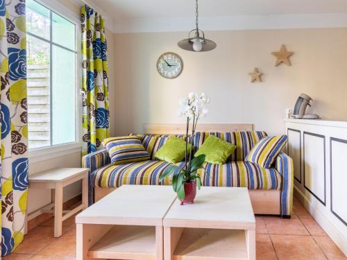 www.holidayhomecenturion.com