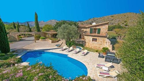 www.hotel-calarossa.com