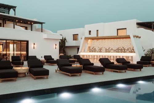 www.astymykonos.com