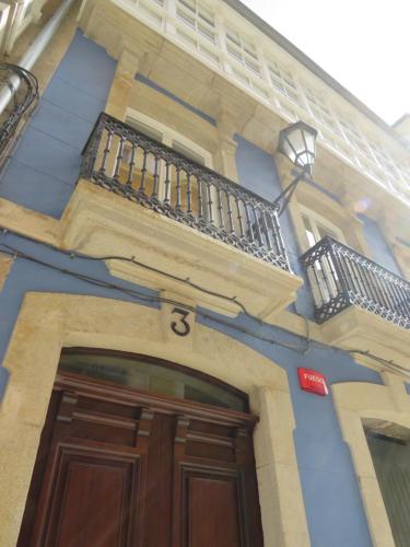 www.apartamentosarmanya.es