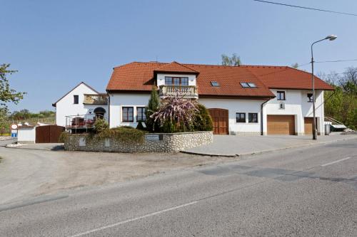 www.turold-mikulov.cz