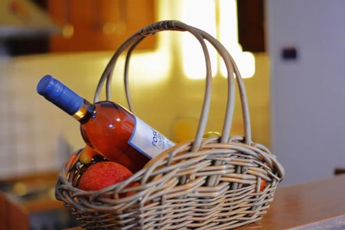 www.valoryshouses.gr