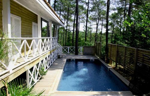 www.villalagoontile.com