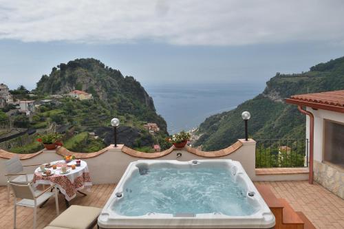 www.valledelleferriereamalfi.it