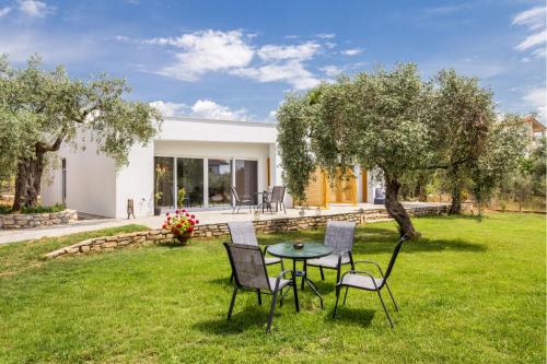 www.avgoustidis-apartments.gr