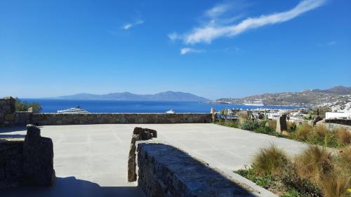 www.arionsuitesmykonos.com