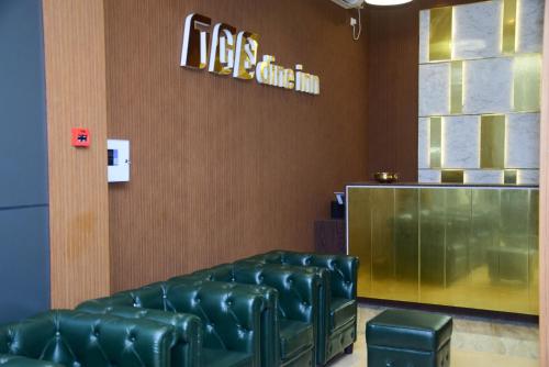 www.bridgehotelchertsey.com