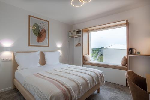 www.hotelamienssud.com
