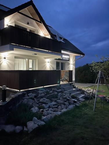 www.apartamentynaszlaku.pl