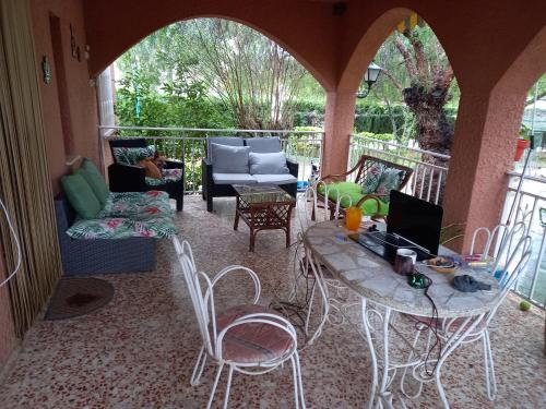 www.hotelcasaguadiana.com