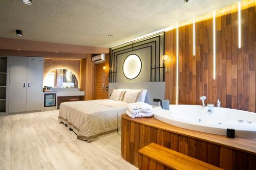 www.antalyasuitehotel.com