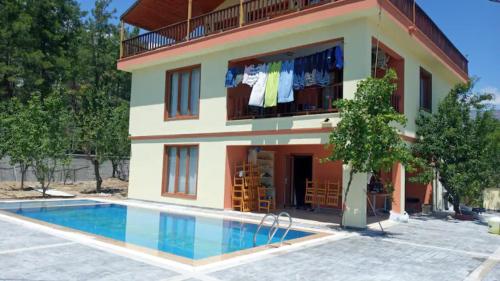 www.hotelcostacaddu.it